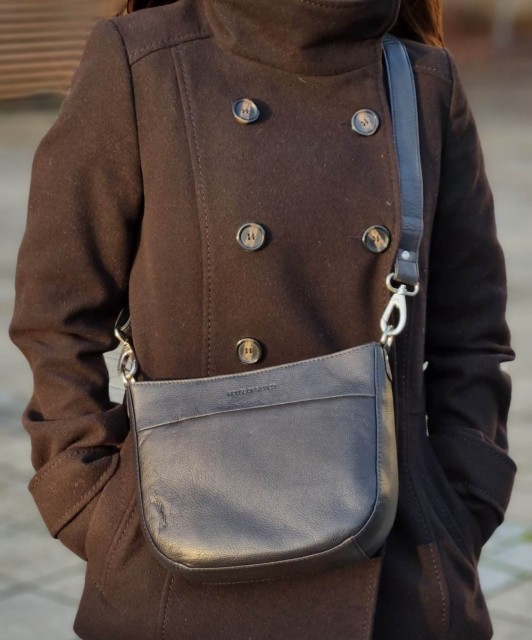 House of Sajaco Crossover Skinnveske, svart
